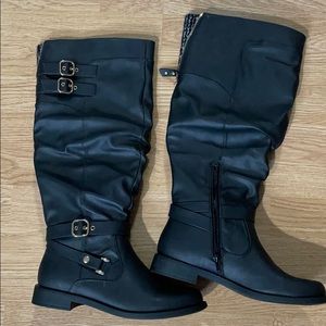 Black Delila wide-calf black boot - Women’s